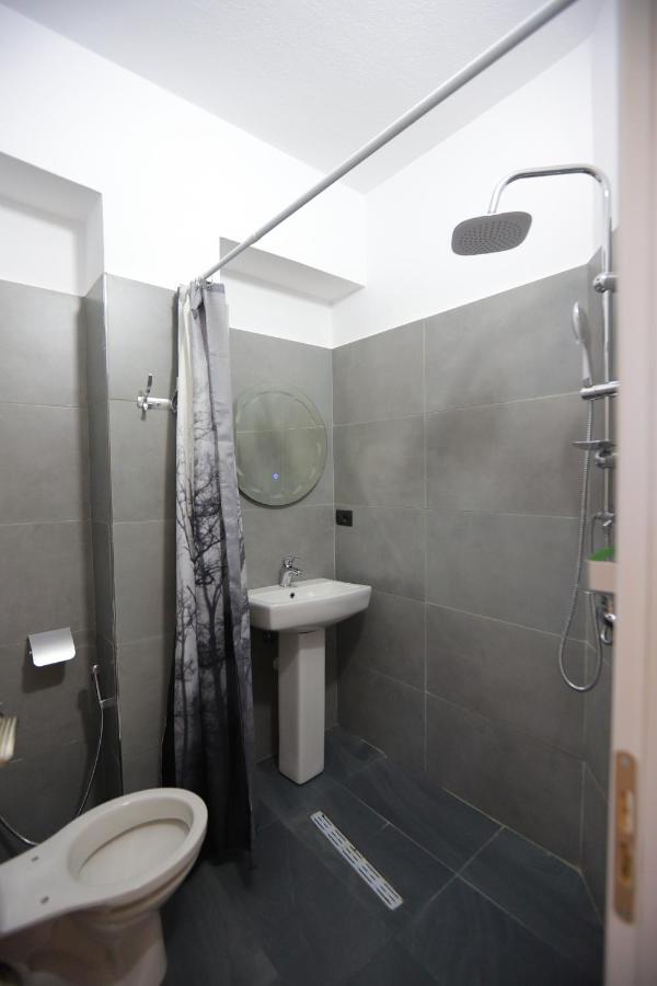 D1 Rooms & Apartments Tirana Exterior foto